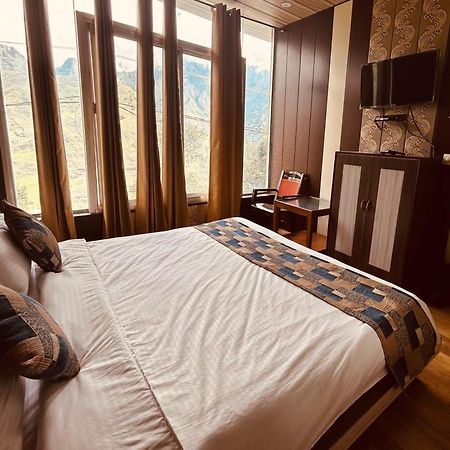Sleeping Beauty Hotel Moutain View Property Joshīmath エクステリア 写真