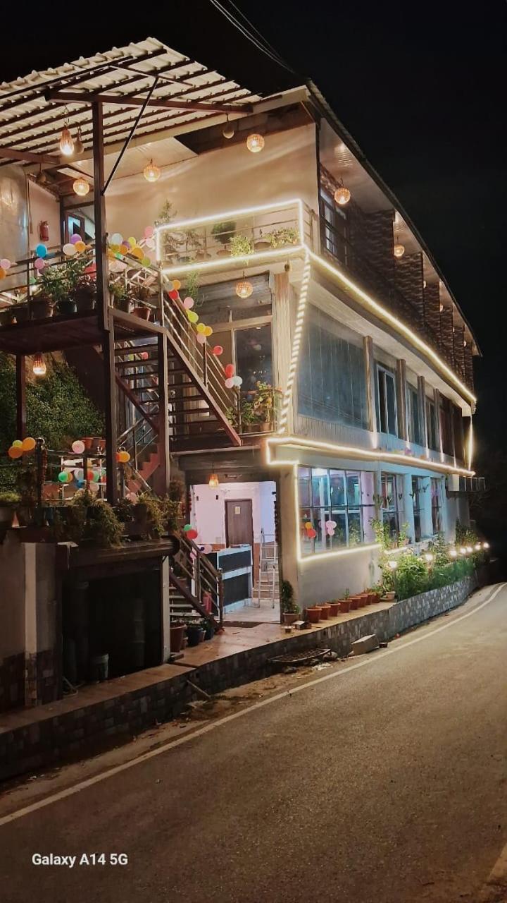 Sleeping Beauty Hotel Moutain View Property Joshīmath エクステリア 写真