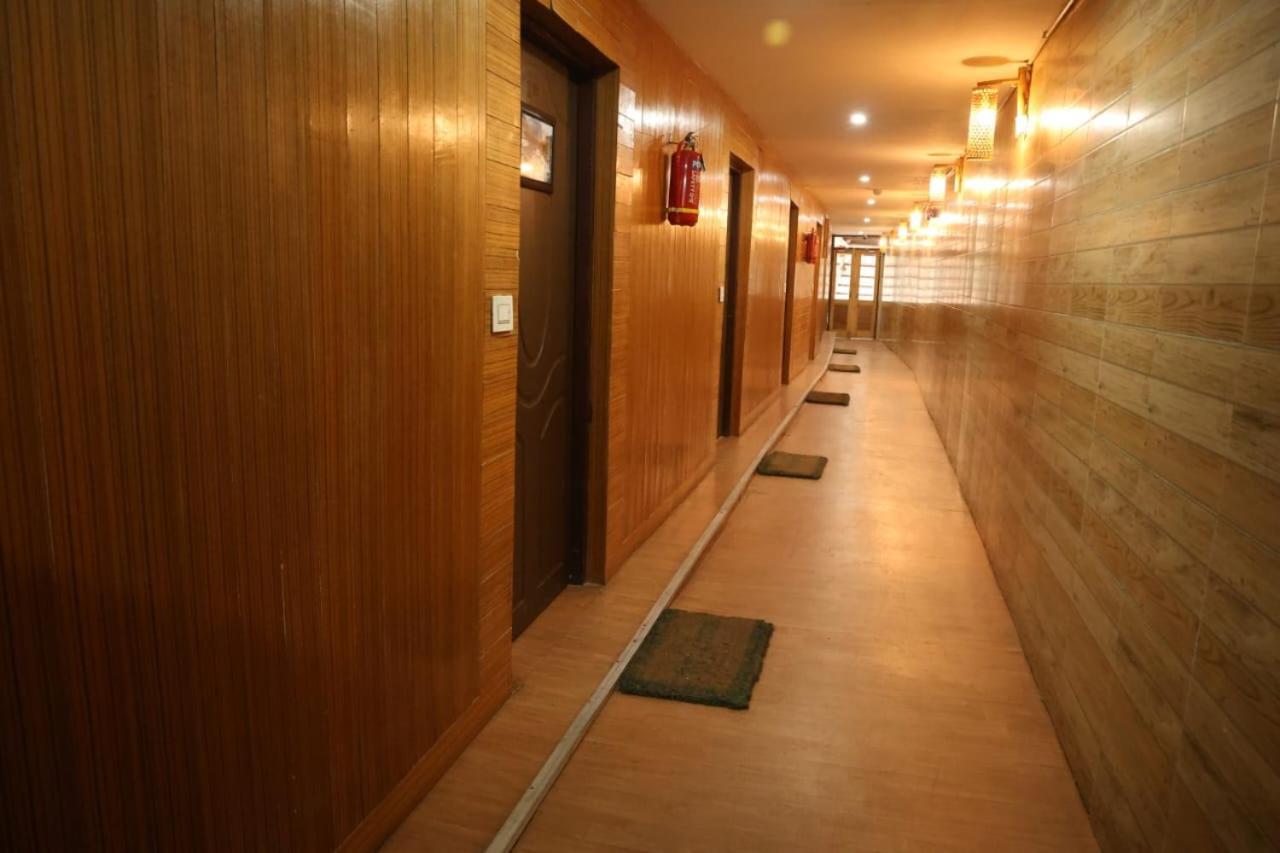 Sleeping Beauty Hotel Moutain View Property Joshīmath エクステリア 写真