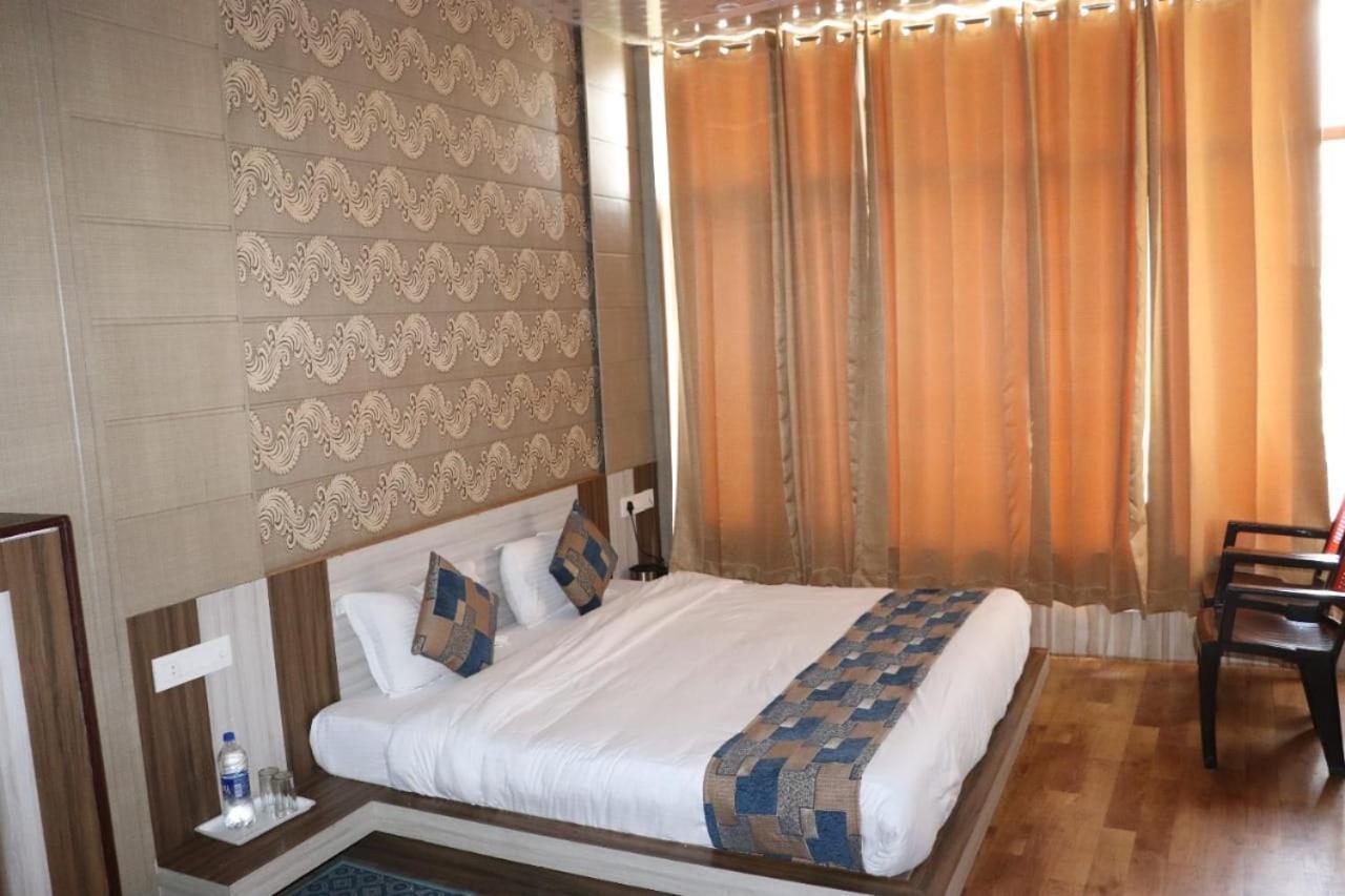 Sleeping Beauty Hotel Moutain View Property Joshīmath エクステリア 写真