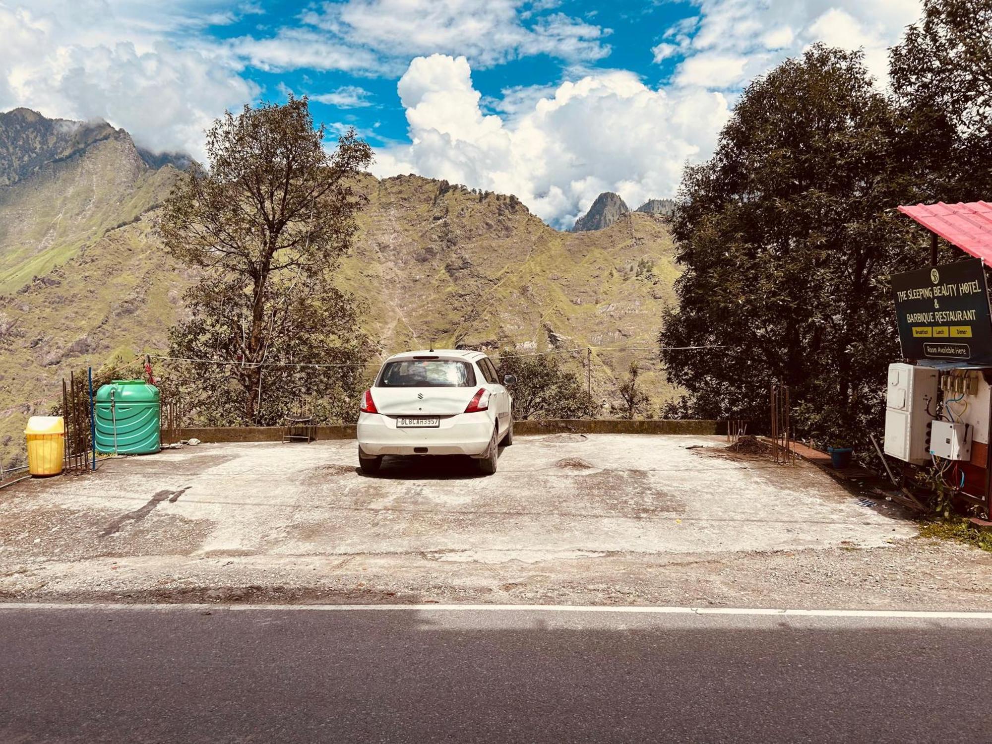 Sleeping Beauty Hotel Moutain View Property Joshīmath エクステリア 写真