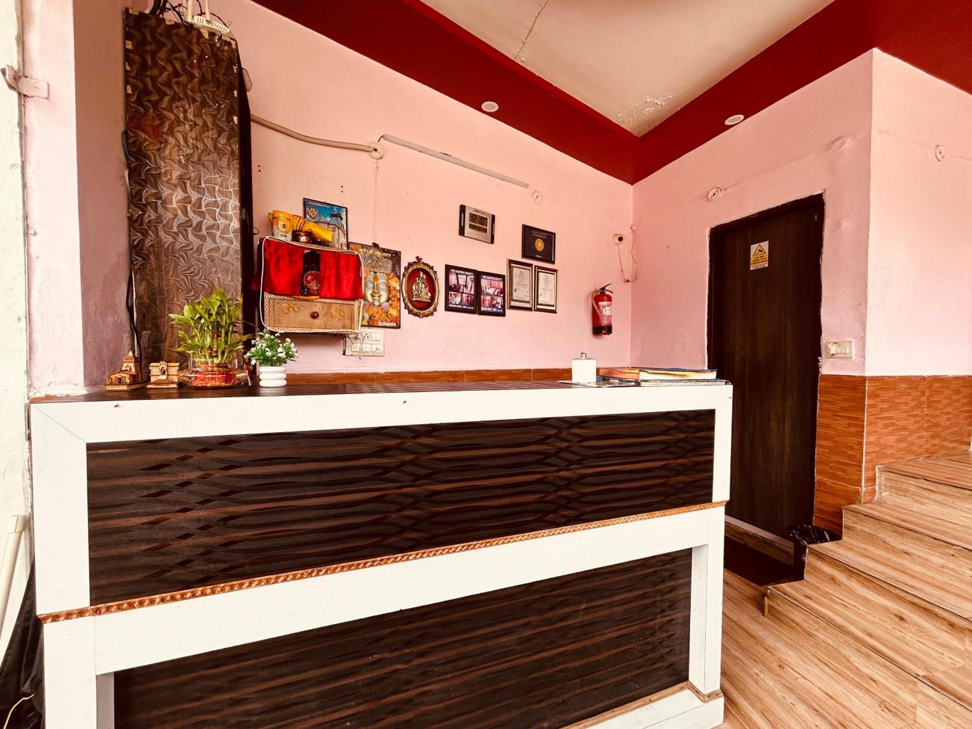 Sleeping Beauty Hotel Moutain View Property Joshīmath エクステリア 写真
